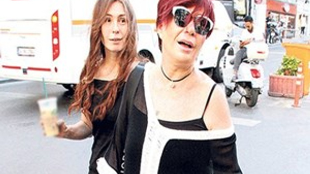 Emel Müftüoğlu nene oluyor!