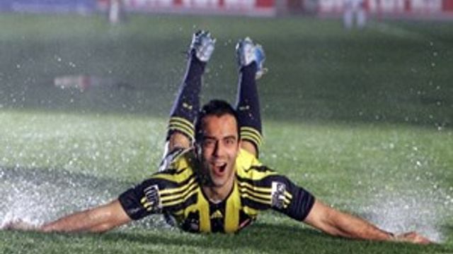 Semih Şentürk futbolu bıraktı!..