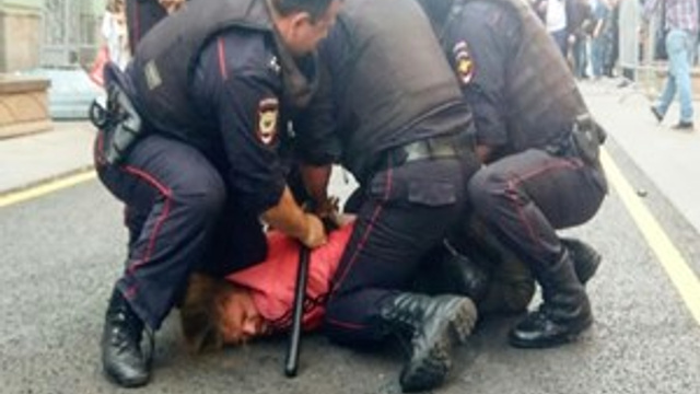 Rusya'da ortalık savaş alanına döndü!