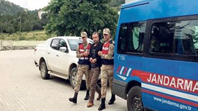 Yanlış eve gidince yakayı ele verdi!..