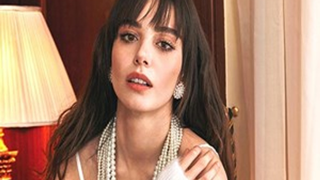Özge Gürel'den 'yeni proje' açıklaması!