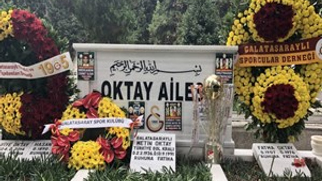 Taçsız Kral Metin Oktay mezarı başında anıldı