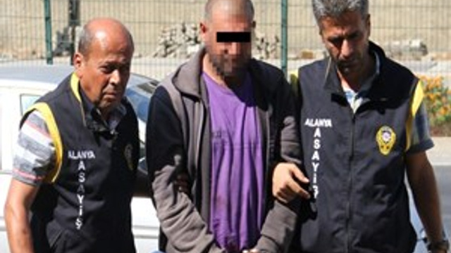 Alanya’da plaj faresi yakalandı