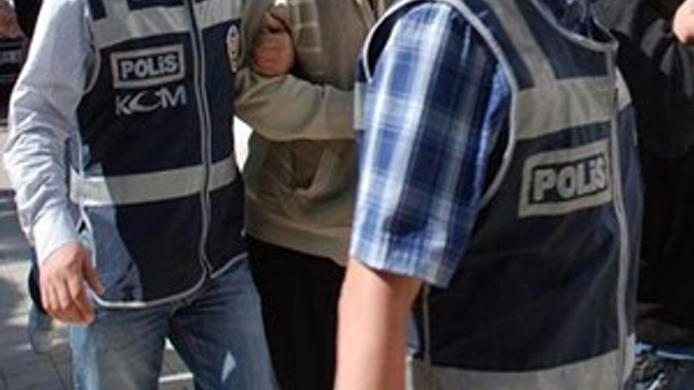 FETÖ’nün kuryesi kargoda yakalandı!