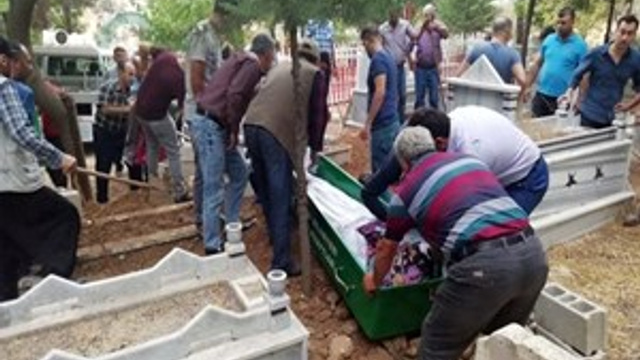 Morgda cenazeler karışınca mezar açıldı