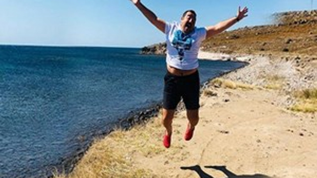 Ata Demirer havalara uçtu!