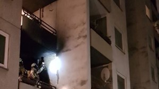 Havai fişek patlatırken parmaklarından oldu!