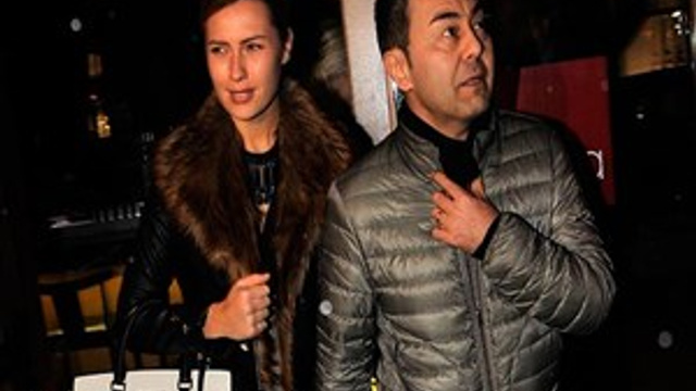 Chloe Loughnan'dan çok sürpriz atak!
