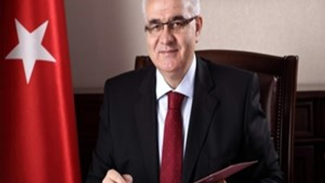 Eski Vali’nin eşi de FETÖ’cü çıktı!
