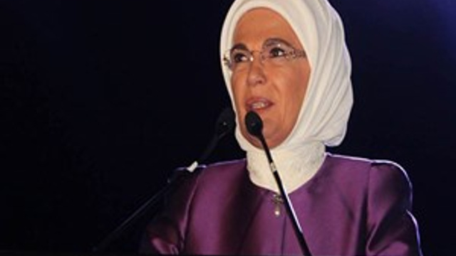 Emine Erdoğan gençlere seslendi