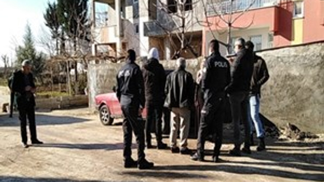 Adıyaman'da bir kişi babasını silahla vurdu