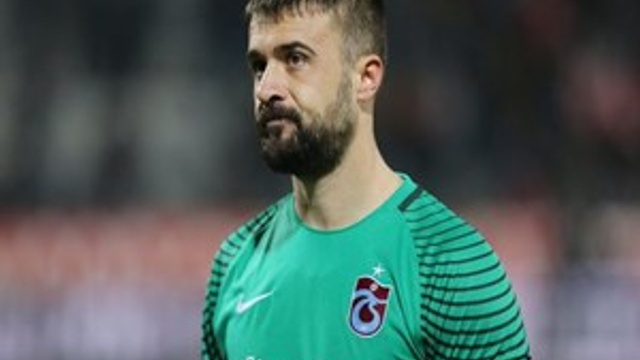 Onur Recep Kıvrak futbolu bıraktı