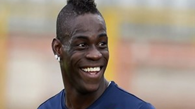 Türk güzele Balotelli kancası!..