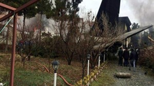 İran'da uçak düştü: 14 ölü!