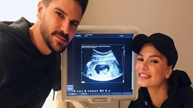 Tolgahan ve Almeda'dan Efehan'la ilk selfie