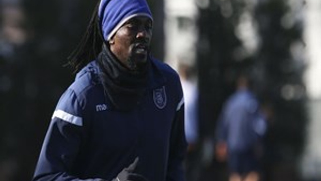 Adebayor'un yeni adresi Fenerbahçe!