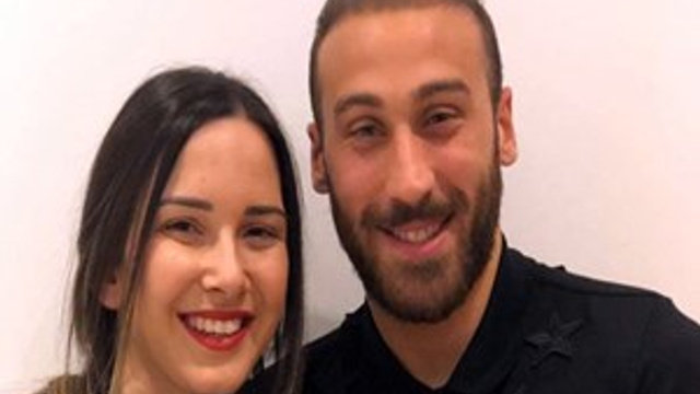 Cenk Tosun’dan romantik kutlama