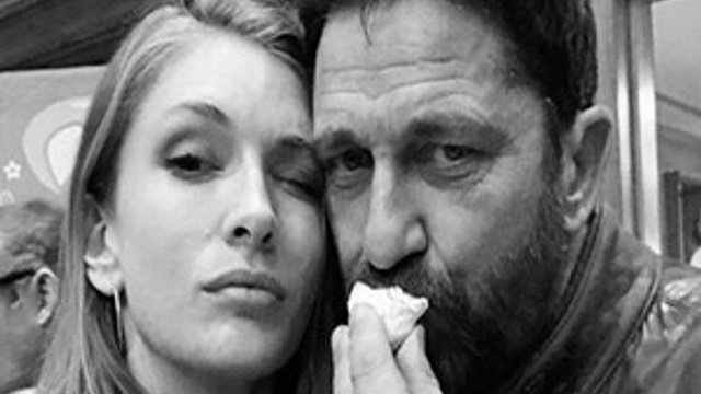 Yasemin Allen ünlü yıldızla poz verdi