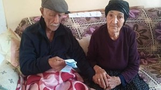 Yaşlı çift, 8 saat arayla hayatını kaybetti