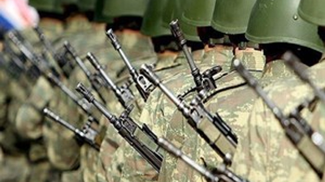 Parasını ödeyene 1 ay askerlik!