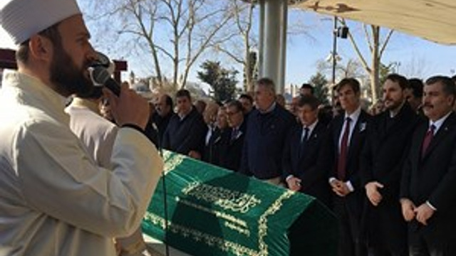 Mehmet Öz'ün babası Mustafa Öz son yolculuğuna uğurlandı