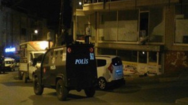 Gaziosmanpaşa'da iş yerinin önüne bırakılan EYP patladı