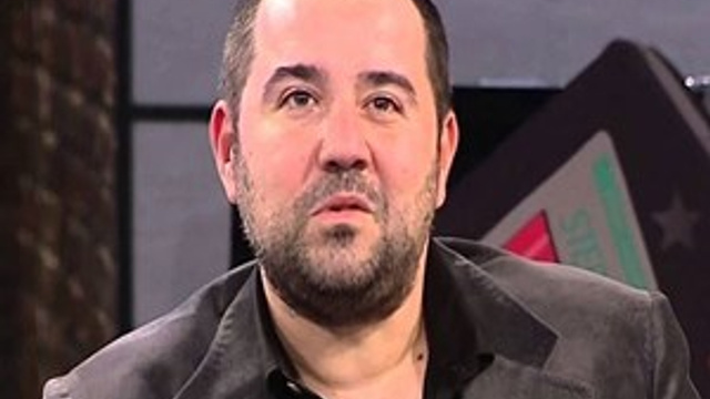 Ata Demirer sanat aşkı için kesenin ağzını açtı