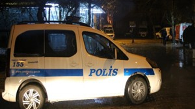 Kahvehane önünde silahlı saldırı