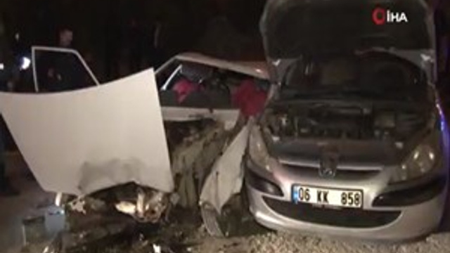 Keçiören'de otomobil bir alt sokağa uçtu!