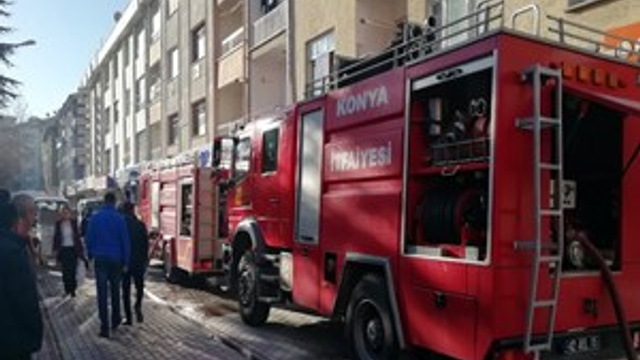 Açık unutulan ütü öğrenci evini yaktı!