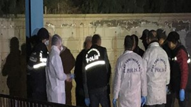 Demir korkuluklara bağlı ceset bulundu