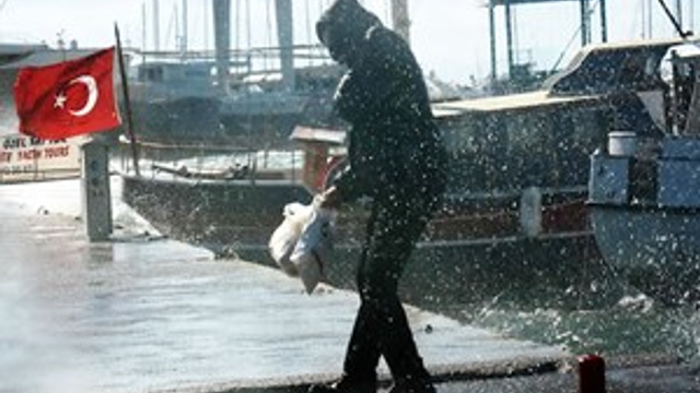 Hava sıcaklıkları batı kesimlerden başlayarak azalacak