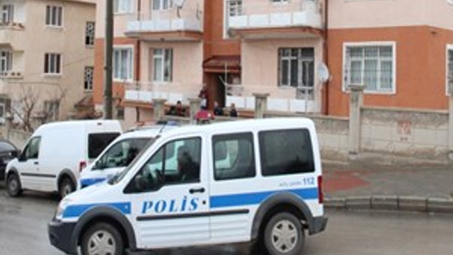 63 yaşındaki doktor banyoda ölü bulundu