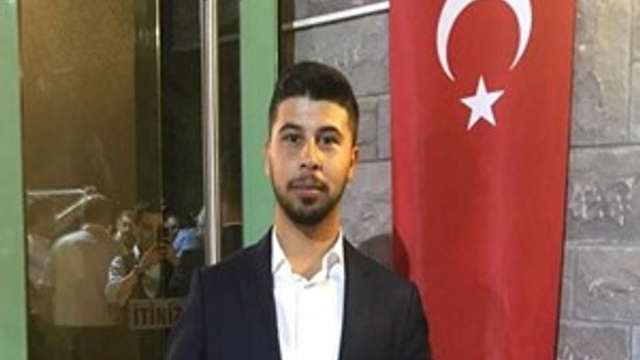 Araç kovalayan polisler kaza yaptı!