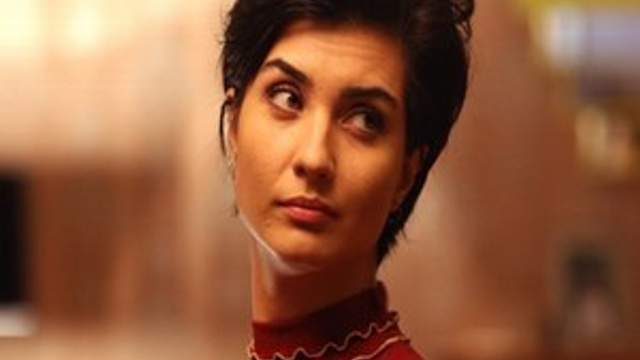 Tuba Büyüküstün setlere dönüyor!
