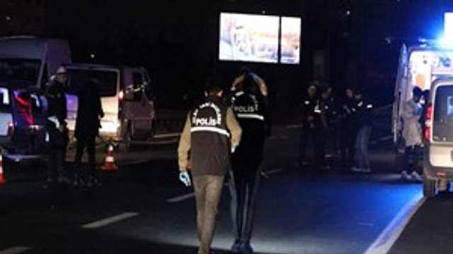 Beşiktaş’ta otomobil yayalara çarptı