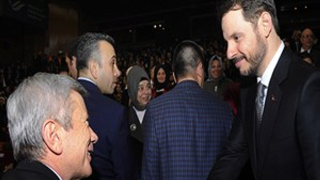 Bakan Albayrak: "Kadınlara bakışımızı değiştirelim, güvenelim, inanalım"