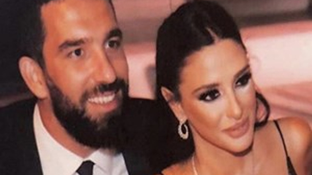Arda Turan'dan Aslıhan'a ikinci kez evlilik teklifi