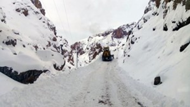 Van'da 32 yerleşim yeri ulaşıma kapandı