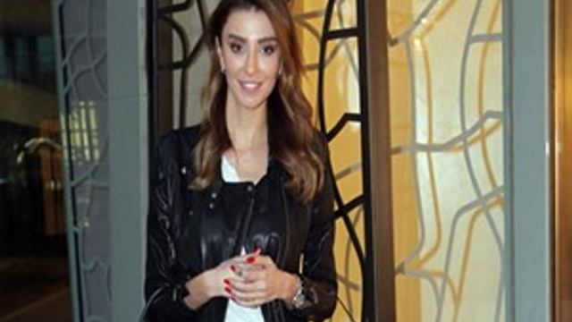 Özge Ulusoy'dan defile öncesi alışveriş