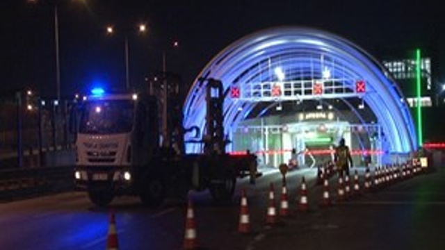 Avrasya Tüneli ve bazı yollar trafiğe kapatıldı