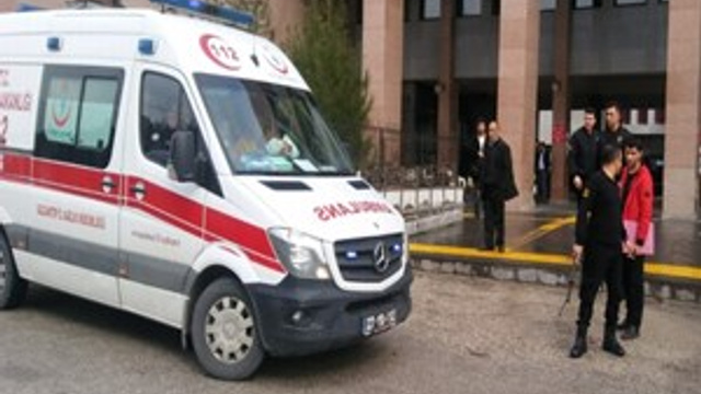 Mahkeme çıkışı kavga çıktı!