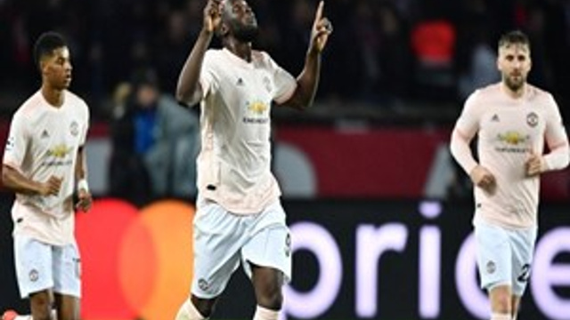 Manchester United, Paris'te zoru başardı