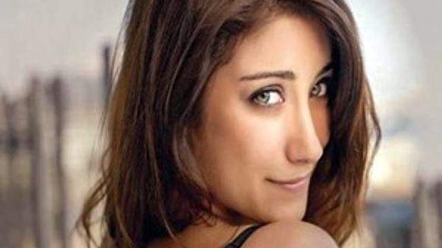 Hazal Kaya anne oluyor