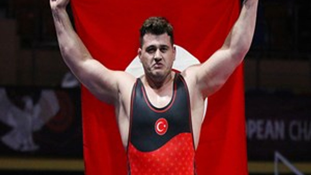 Rıza Kayaalp'ten yeni rekor geldi