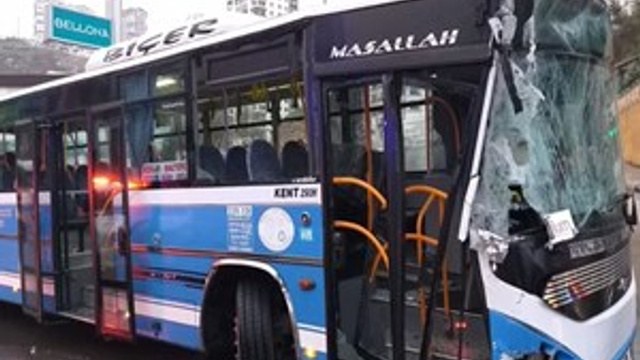 Ankara'da halk otobüsü kaza yaptı!