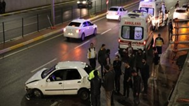Otomobil köprüden uçtu: 2 yaralı