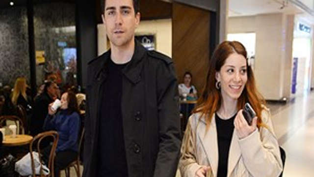 Çağlar Ertuğrul'dan ince eleştiri!