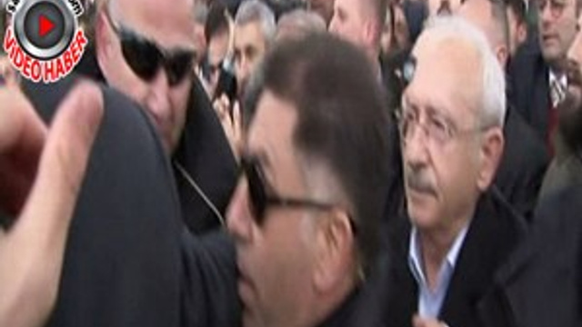 CHP Lideri Kılıçdaroğlu'na şehit cenazesinde saldırı