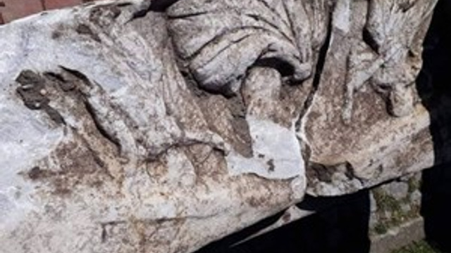 Kanalizasyondan 2000 yıllık lahit çıktı